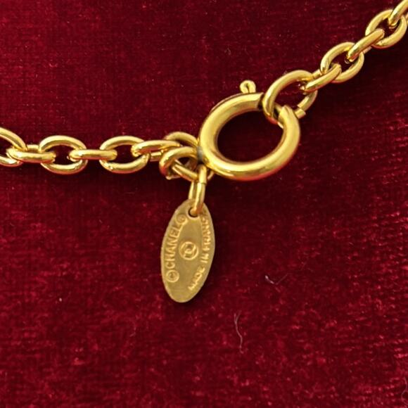 CHANEL Gold Plated Medallion CC Logos Round Charm Vintage Necklace Pendant - Picture 6 of 9